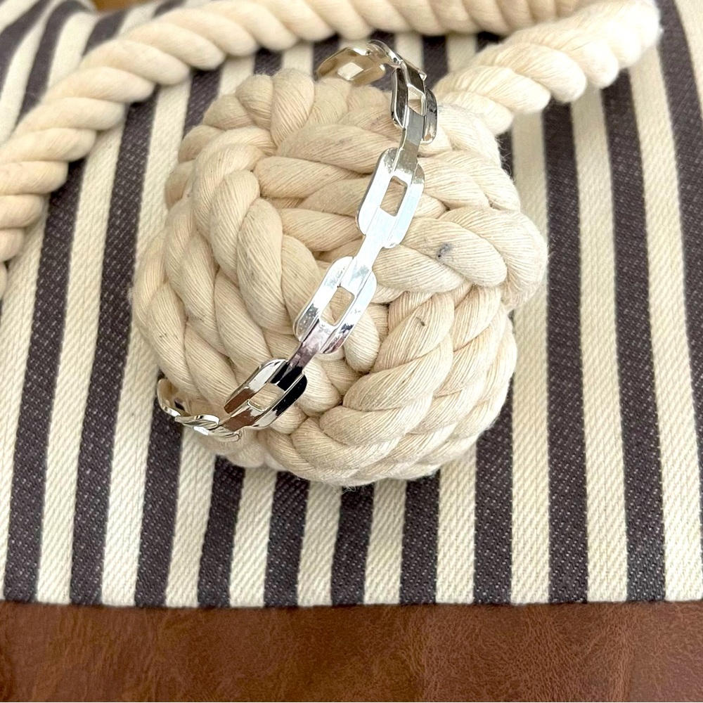 Silver bangle